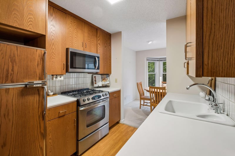 1926 Dupont Ave S, Minneapolis, MN 55403