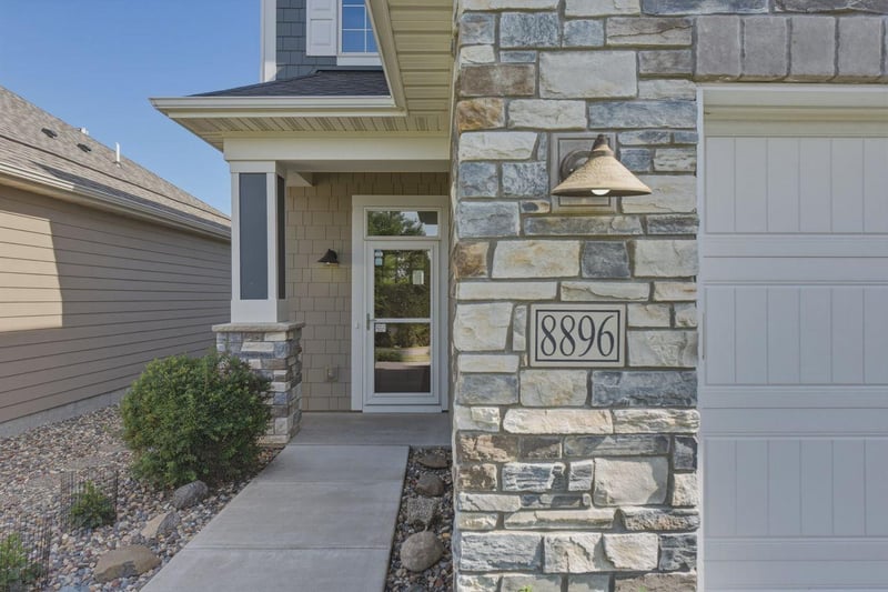 8896 Upper 9th Pl N, Lake Elmo, MN 55042