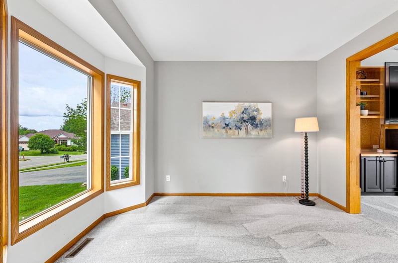 9082 Glenborough Dr, Elko New Market, MN 55020