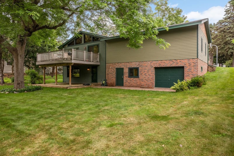 3325 Niagara Ln N, Plymouth, MN 55447