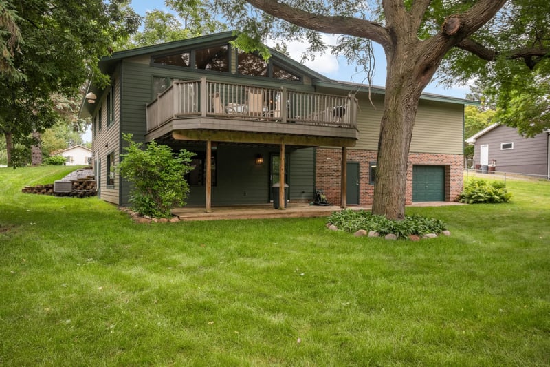 3325 Niagara Ln N, Plymouth, MN 55447