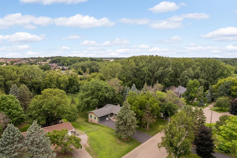 3325 Niagara Ln N, Plymouth, MN 55447
