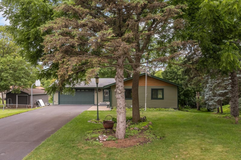 3325 Niagara Ln N, Plymouth, MN 55447