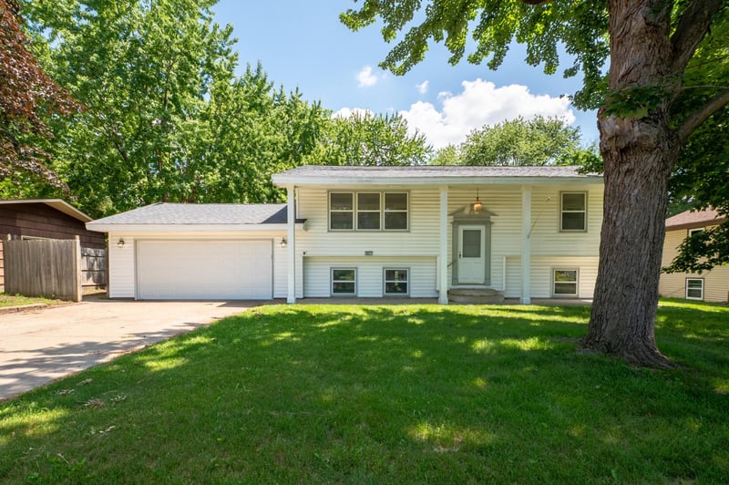 8031 Jefferson St NE, Spring Lake Park, MN 55432