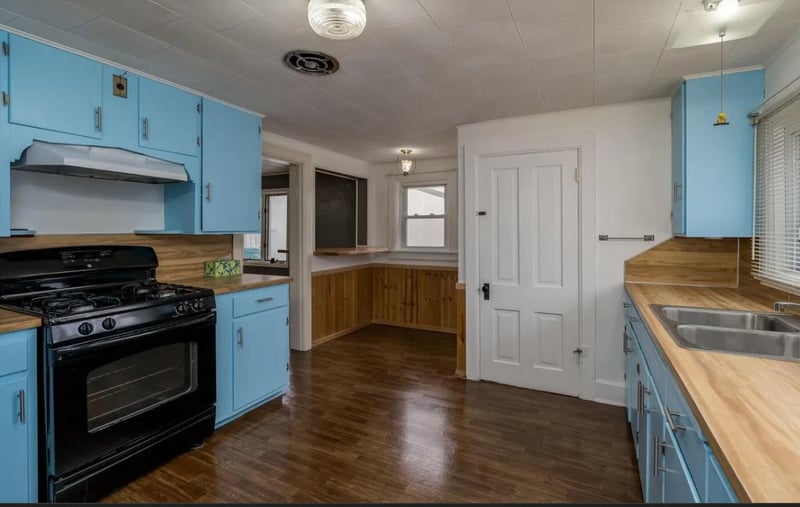 140 E University St, Owatonna, MN 55060
