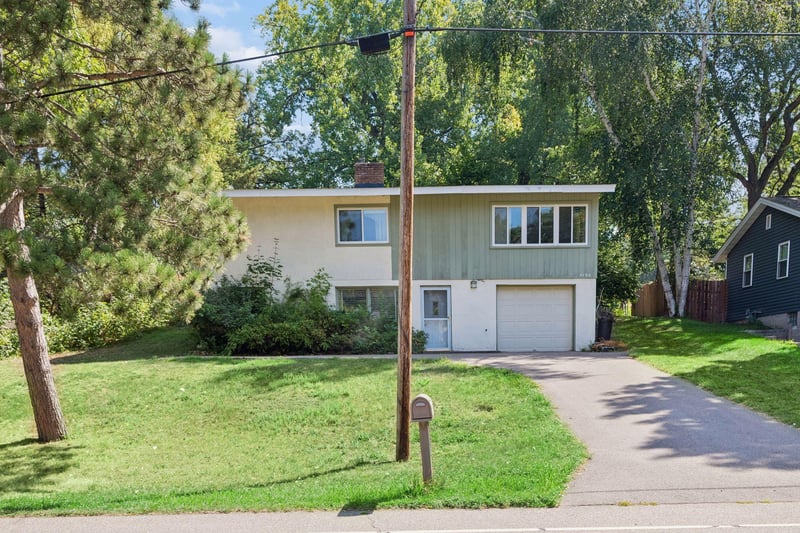 4194 Bellaire Ave, White Bear Twp, MN 55110