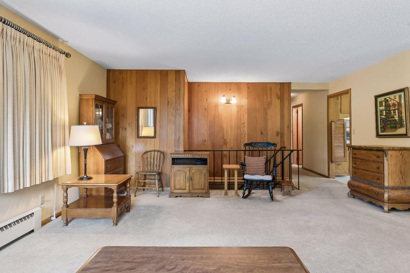 4194 Bellaire Ave, White Bear Twp, MN 55110