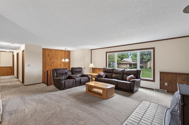 17918 Weaver Lake Dr, Maple Grove, MN 55311