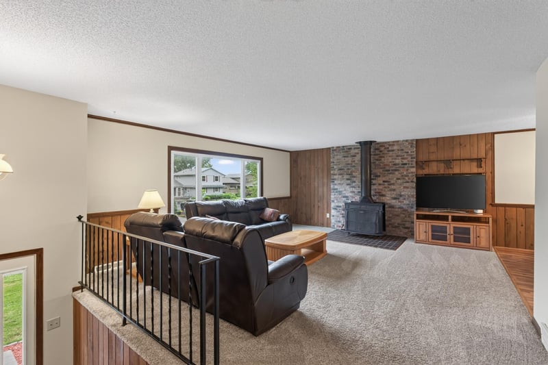 17918 Weaver Lake Dr, Maple Grove, MN 55311