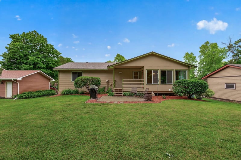 17918 Weaver Lake Dr, Maple Grove, MN 55311