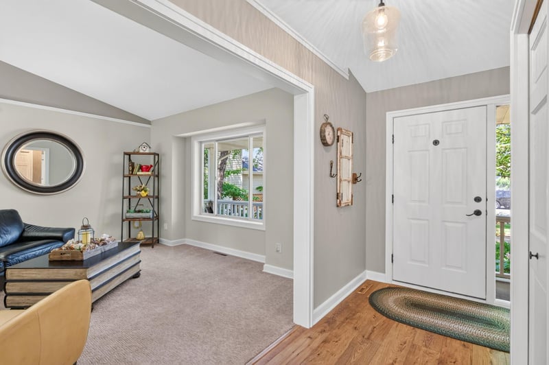 15165 Dartmoor Ct, Rosemount, MN 55068