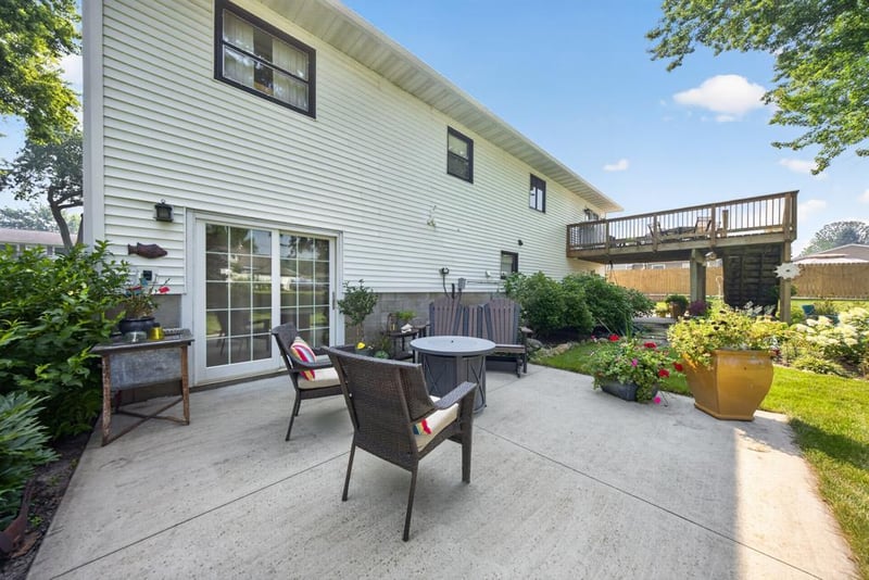 177 2nd Ave SE, Mazeppa, MN 55956