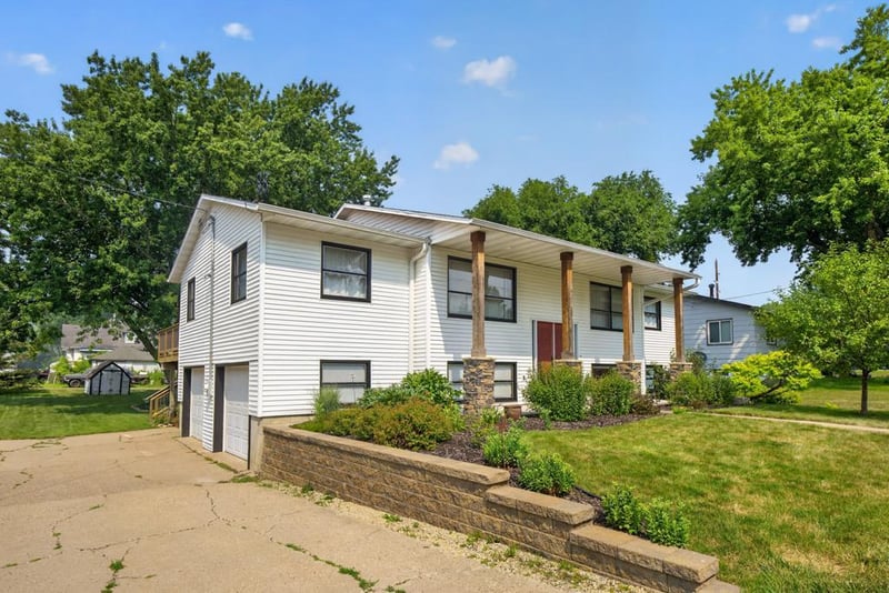 177 2nd Ave SE, Mazeppa, MN 55956