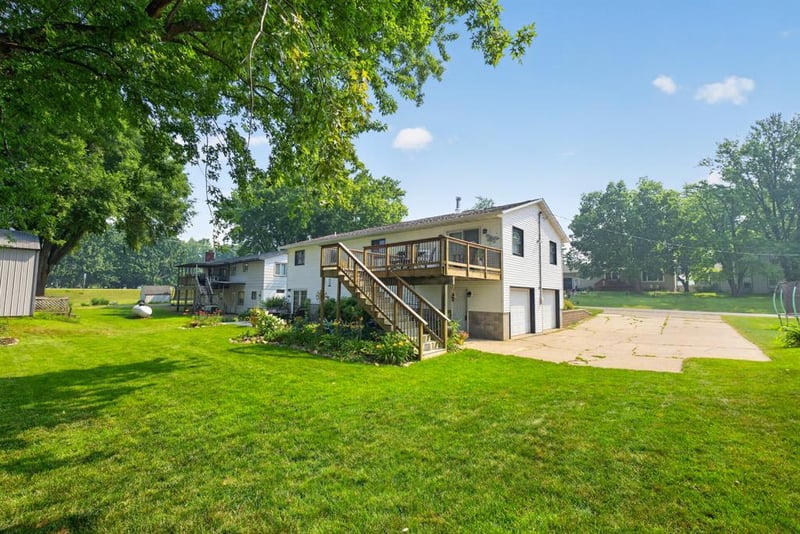 177 2nd Ave SE, Mazeppa, MN 55956