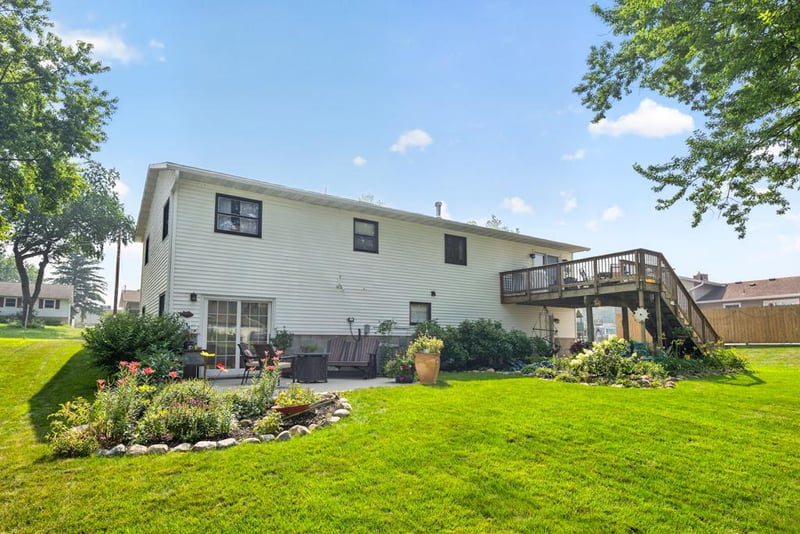 177 2nd Ave SE, Mazeppa, MN 55956