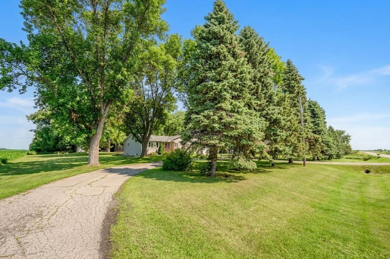 10094 SW 120 Ave, Raymond, MN 56282