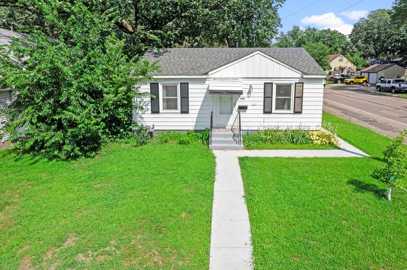 4401 5th St NE, Columbia Heights, MN 55421