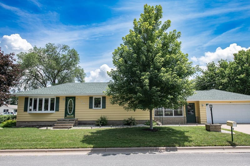 520 39th Ave, Winona, MN 55987