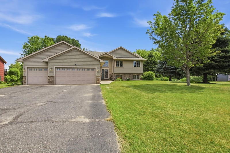 710 Cottonwood Ave, Litchfield, MN 55355