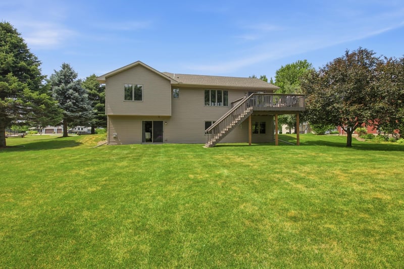 710 Cottonwood Ave, Litchfield, MN 55355