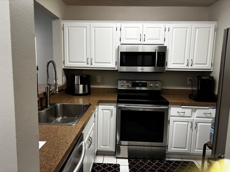 2185 Shenandoah Ct #B, Plymouth, MN 55447