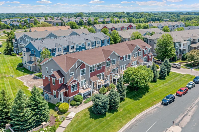 1862 Colonial Ln #3, Chanhassen, MN 55317
