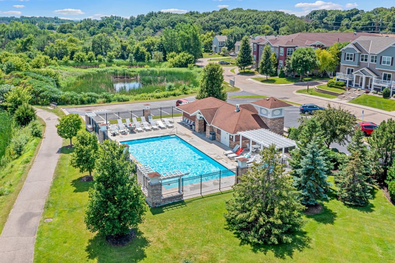 1862 Colonial Ln #3, Chanhassen, MN 55317