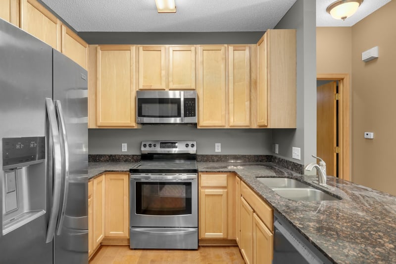 3672 Abercrombie Ln, Stillwater, MN 55082