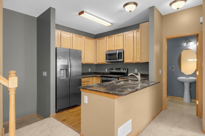 3672 Abercrombie Ln, Stillwater, MN 55082