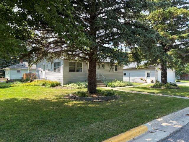 600 E Elm Ave, Olivia, MN 56277