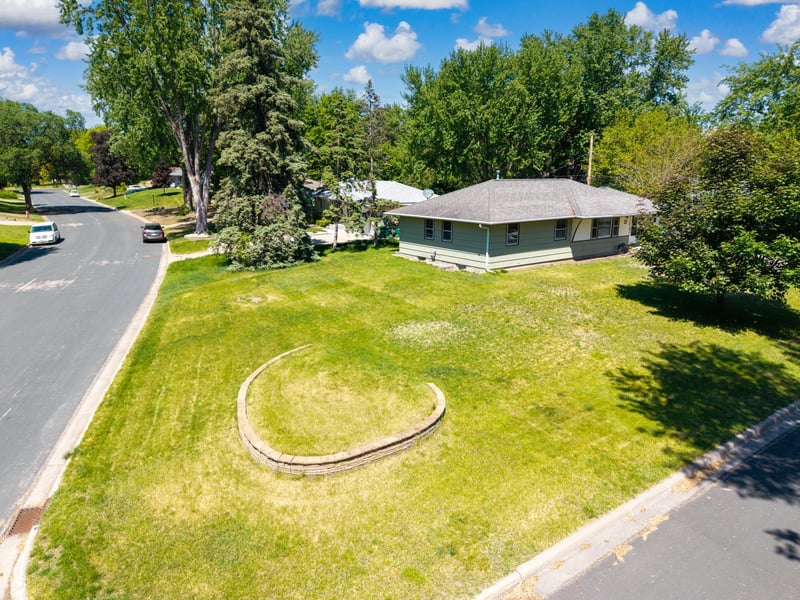 3110 W 82nd St, Bloomington, MN 55431