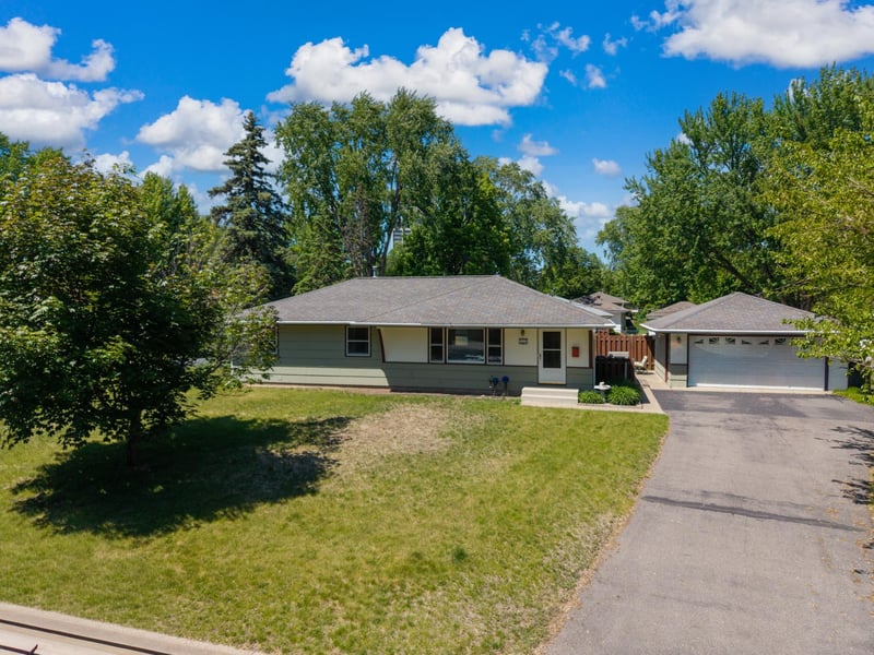 3110 W 82nd St, Bloomington, MN 55431