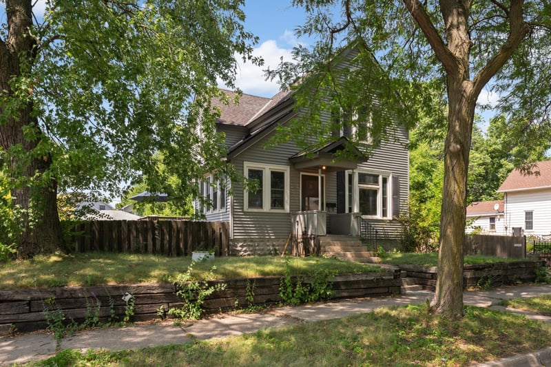 323 Erie St, Saint Paul, MN 55102