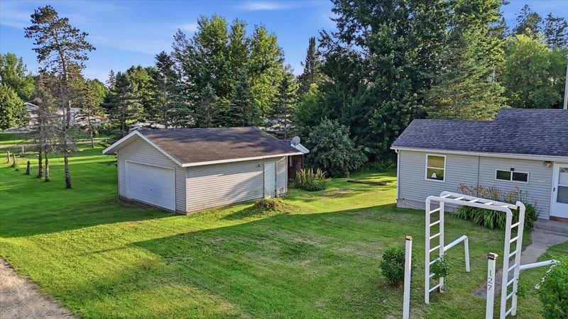 127 N 2nd Ave, Warba, MN 55793