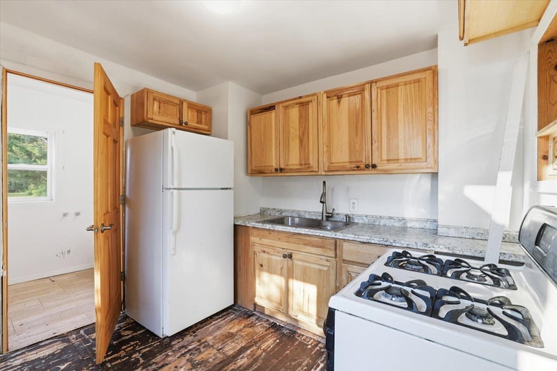 127 N 2nd Ave, Warba, MN 55793