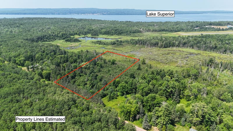 740 Middle Rd, La Pointe, WI 54850