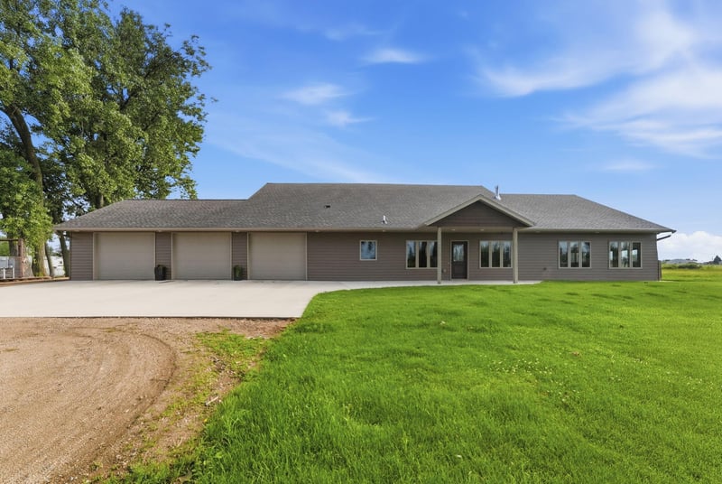 40642 215th St, Belgrade, MN 56312