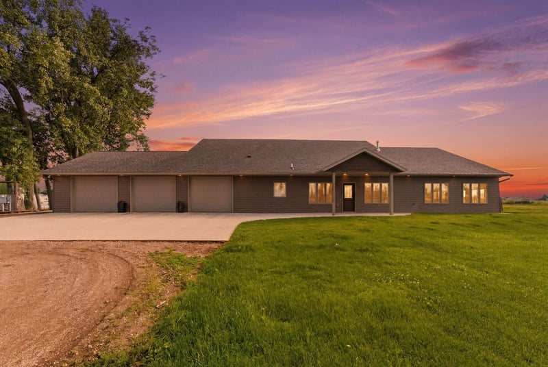 40642 215th St, Belgrade, MN 56312