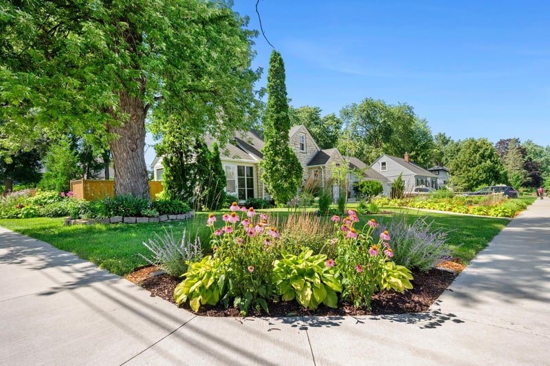 102 14th Ave N, Hopkins, MN 55343