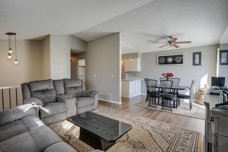 15865 Griffon Pa, Apple Valley, MN 55124