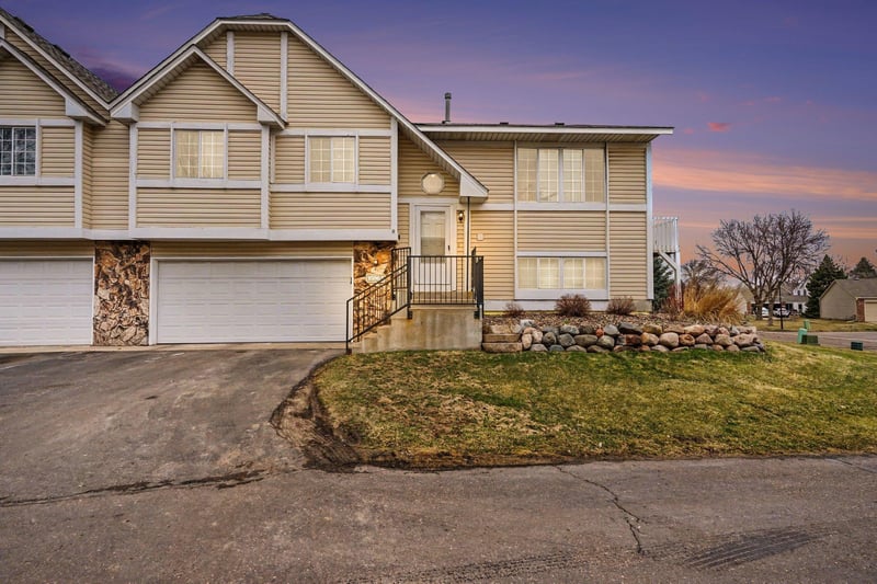 15865 Griffon Pa, Apple Valley, MN 55124