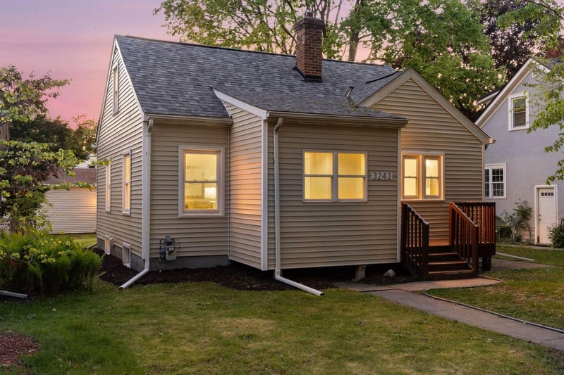 3243 Washburn Ave N, Minneapolis, MN 55412