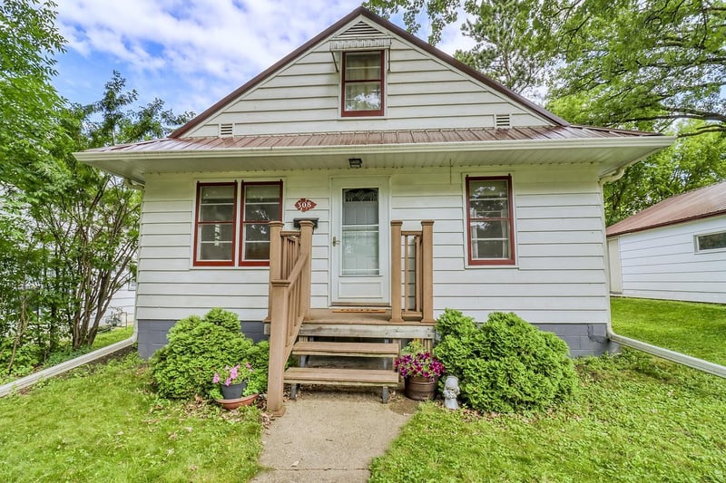 308 Sherman St, Detroit Lakes, MN 56501