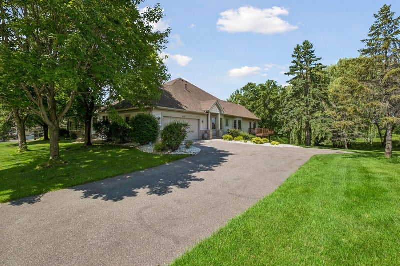 4020 Kindred Way, Lake Elmo, MN 55042