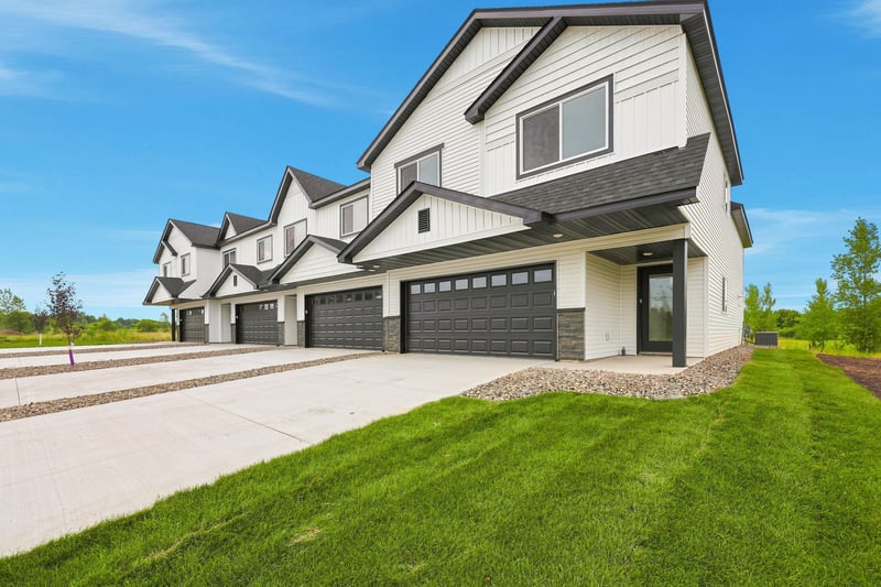 1102 45th Ave NE, Saint Cloud, MN 56304