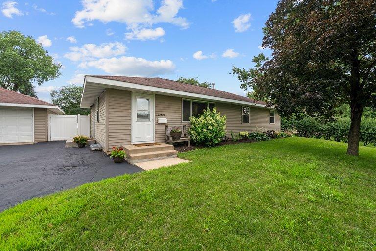 10816 Stanley Ave S, Bloomington, MN 55437