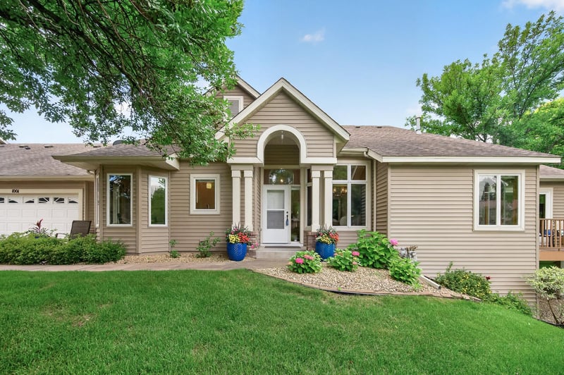 1001 E Travelers Trl, Burnsville, MN 55337