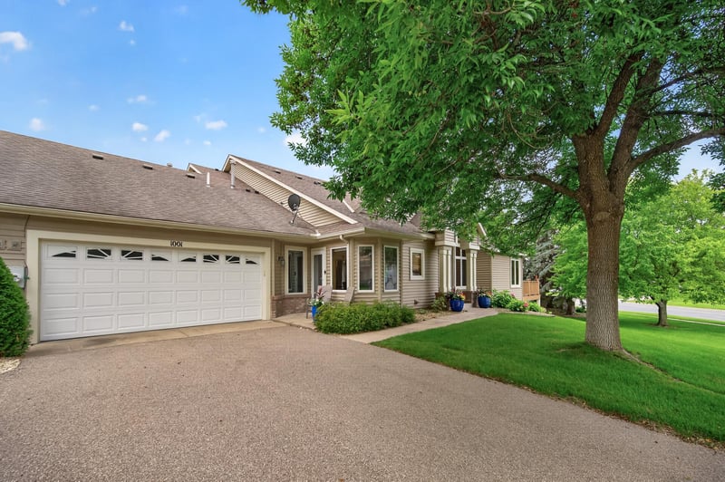 1001 E Travelers Trl, Burnsville, MN 55337
