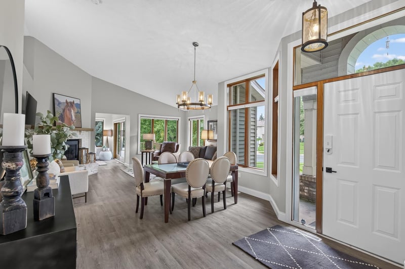 1001 E Travelers Trl, Burnsville, MN 55337