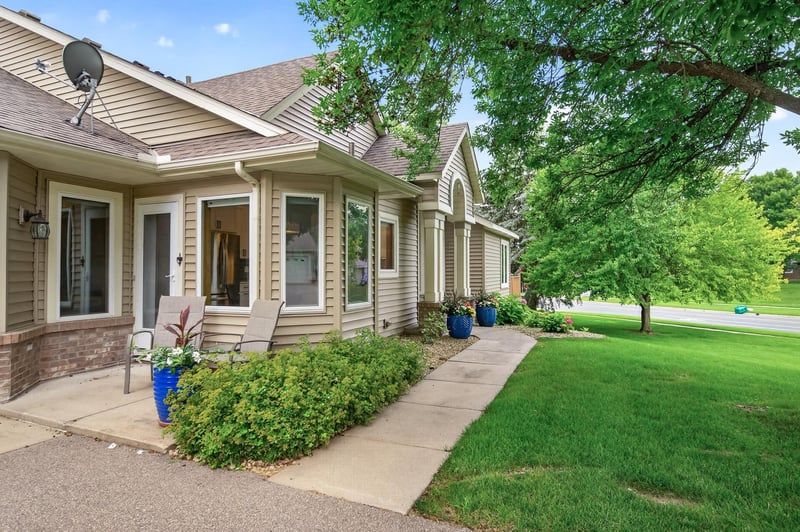 1001 E Travelers Trl, Burnsville, MN 55337